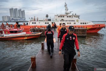 Tim Basarnas masih lakukan pencarian korban kapal terbalik