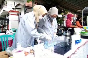 Balai Pom dan Dinkes Blitar sidak jajanan pasar