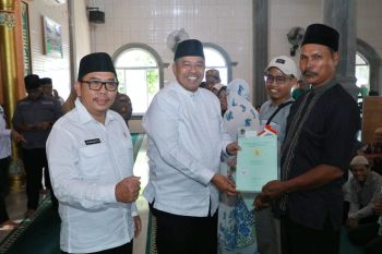 Masyarakat Kerinci Kiri Siak terima 242 Sertifikat TORA