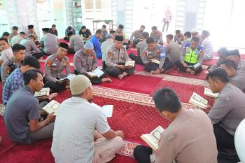 Polresta Bandarlampung menggelar program 'Polisi Ngaji'