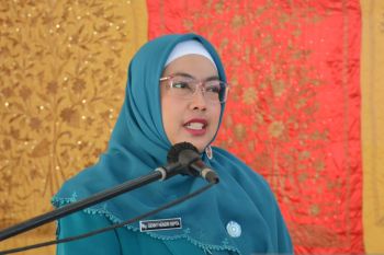 Ny. Genny Hendri Septa Lantik 8 Ketua TP-PKK Kecamatan