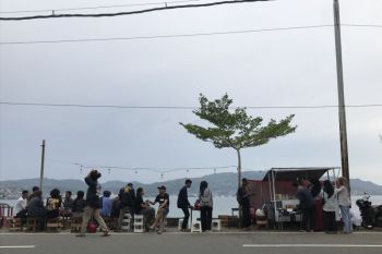 Kedai kopi ini adakan buka puasa gratis bagi warga