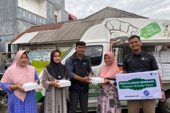 Hari ketiga Ramadhan, Dompet Dhuafa Lampung berbagi ratusan paket makanan