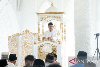 Safari Jumat Ramadhan di Masjid Al-Hijrah, Hendri Septa Respon Aspirasi Masyarakat