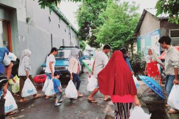 YBM PLN UP3 salurkan bantuan untuk korban banjir di Sumbawa