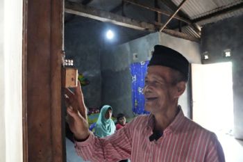 269 warga Jateng &amp; DIY nikmati listrik gratis PLN