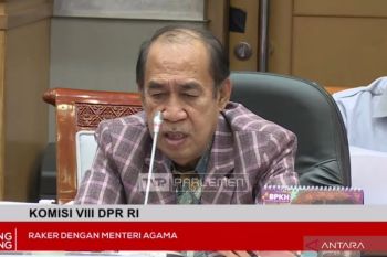 Komisi VIII DPR-RI meminta Menag lakukan kajian komprehensif layanan KUA