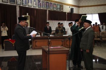 Indra Gosdedi resmi dilantik jadi anggota DPRD Agam