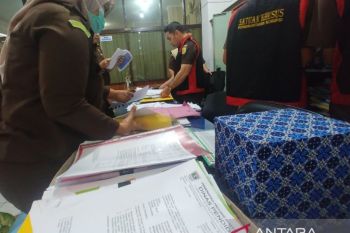 Kejaksaan geledah kantor Dinas Pendidikan Sumbar