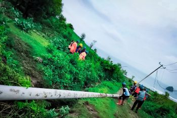 Intensitas hujan tinggi dan angin kencang, PLN beri imbauan aman saat cuaca ekstrem