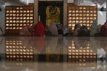 https://cdn.antaranews.com/cache/350x233/2024/03/20/antarafoto-tadarus-al-quran-di-masjid-balaikota-bogor-200324-arf-7.jpg