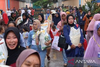 Jurus Pemkab Bekasi kendalikan harga bahan pokok