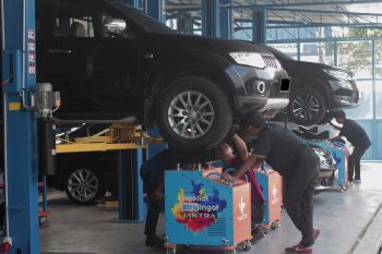 Cek kaki-kaki mobil agar perjalanan mudik makin nyaman dan aman