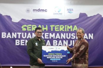 AQUA serahkan bantuan kemanusiaan untuk korban banjir di Jawa Tengah