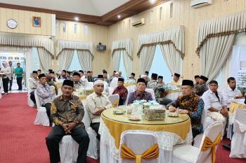 Perkuat Silaturahmi, Sabar AS buka bersama dengan Wali Nagari, Bamus &amp; LPMN