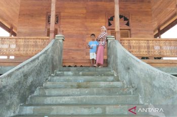 Rumah adat dijadikan wisata budaya tarik wisatawan