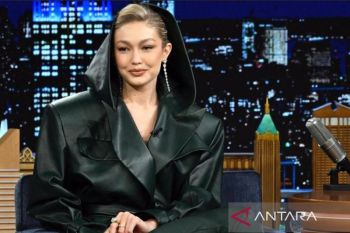 Gigi Hadid cerita saling dukung dengan Zayn Malik dalam asuh putrinya