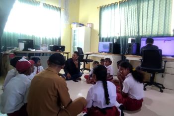 Badan Geologi edukasi bencana gunung api bagi pelajar Lembata
