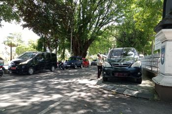 Wali Kota Mohan izinkan kendaraan dinas di Mataram digunakan mudik