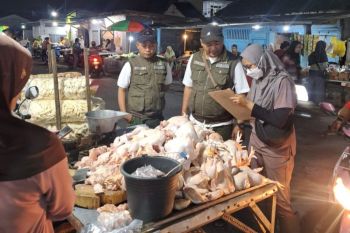 Disperpan Banyuwangi sidak pedagang daging sapi dan ayam