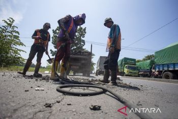 Perbaikan jalur pantura jelang arus mudik
