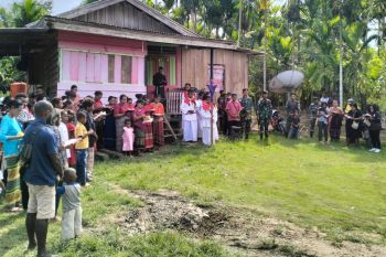 Satgas Yonif 122/TS amankan perayaan Paskah di Kampung Pitewi Papua