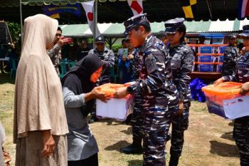 KSAL salurkan bantuan ke masyarakat terdampak gempa Bawean dan Tuban