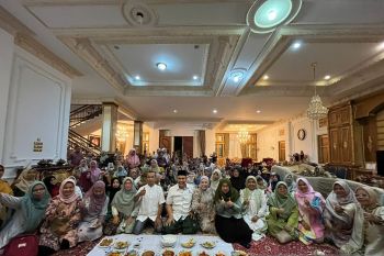 Bupati sebut UMKM berperan penting kembangkan pariwisata di Solok