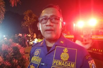 Pemprov DKI turunkan robot untuk padamkan api gudang amunisi