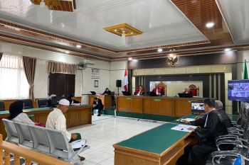 Lagi, Mantan Rektor UIN Suska Akhmad Mujahidin jadi pesakitan perkara dugaan korupsi