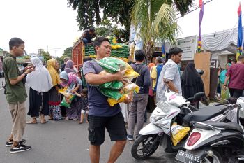 Harga beras di pasar tradisional Kota Mataram mendekati normal