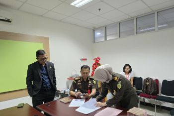 Kejati Sumsel terima pengembalian  uang kasus korupsi asrama mahasiswa
