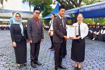 Pj Bupati Barito Utara serahkan secara simbolis SK 714 PPPK