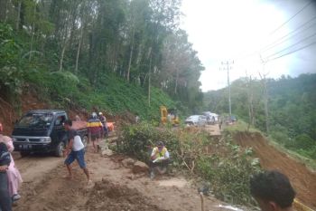 Satlantas Polres Pasaman Barat ingatkan pemudik waspada daerah longsor