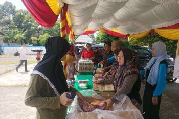 Bantu masyarakat Pemkab OKU gelar gerakan pangan  murah jelang Idul Fitri