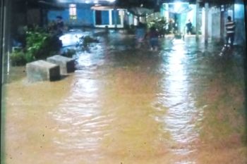 Seratusan rumah di Sumbar dilanda banjir