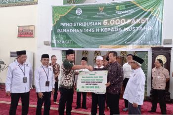 Pegadaian bersama Baznas bagikan 1.000 paket sembako  di Sulut