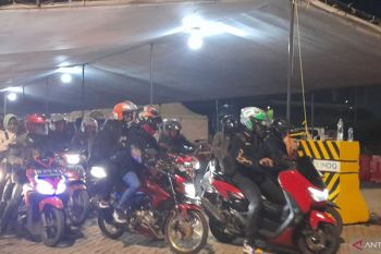 Ribuan motor pemudik tujuan Sumatera padati Pelabuhan Ciwandan Banten