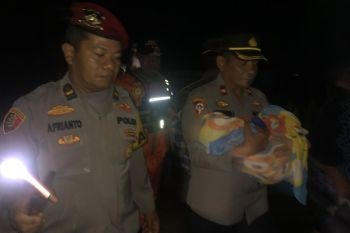 Puluhan korban banjir di Pasaman Barat dievakuasi