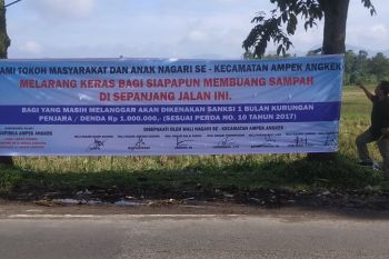 Pemkab Agam sediakan armada khusus bawa sampah di tiga sungai