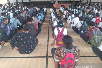 Polres Jayapura bina 130 pemuda orang asli Papua masuk Polri