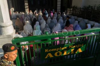Ratusan jamaah Masjid Aolia gelar shalat Idul Fitri lebih awal