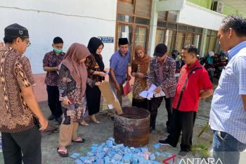 Disdukcapil Palopo memusnahkan 5.877 KTP antisipasi penyalahgunaan