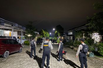 Polda Sultra kerahkan "polisi satwa" untuk patroli pemukiman warga