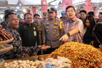 Forkopimda Sulut pantau ketersedian dan harga bahan pokok di pasar