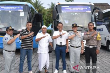 Pemprov NTB lepas empat bus gratis untuk pemudik Lebaran