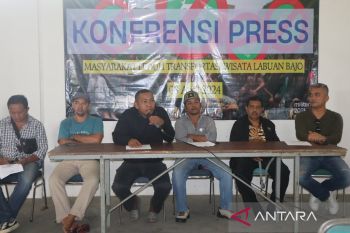 Supir pariwisata meminta pemda fasilitasi aplikasi daring