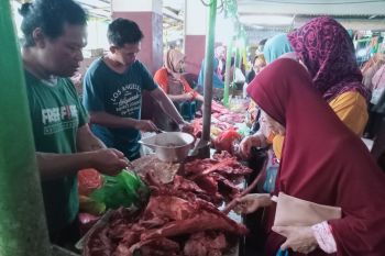 Harga daging sapi di Mataram tembus Rp140.000 per kilogram jelang Lebaran