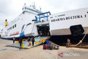 KM Dharma Rucitra I angkut 1.000 pemudik lintas Banjarmasin-Surabaya