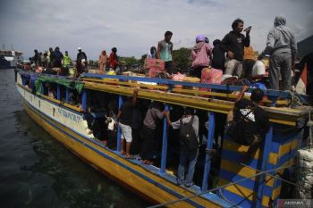 Arus mudik antar pulau di Ternate